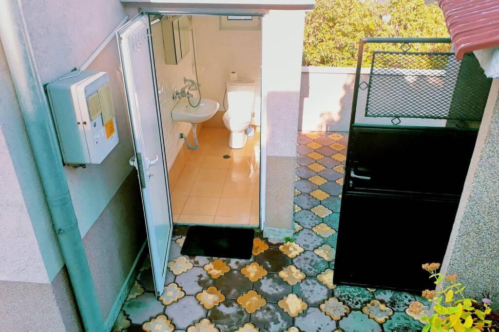 Нouse With Cute Little Yard Apartment Plovdiv Exterior photo
