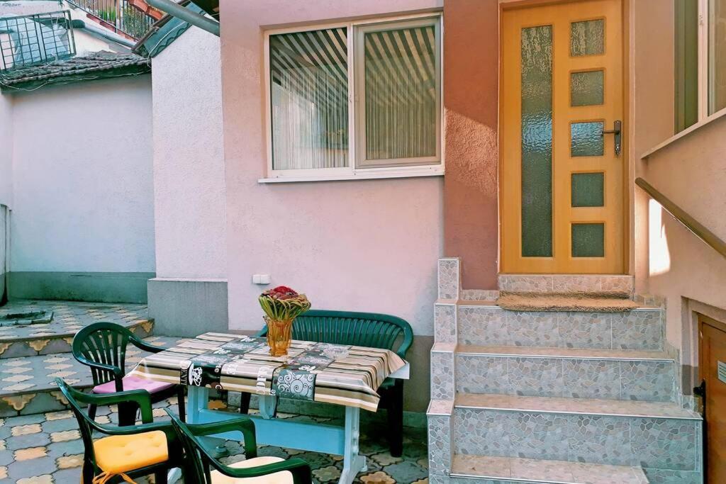 Нouse With Cute Little Yard Apartment Plovdiv Exterior photo