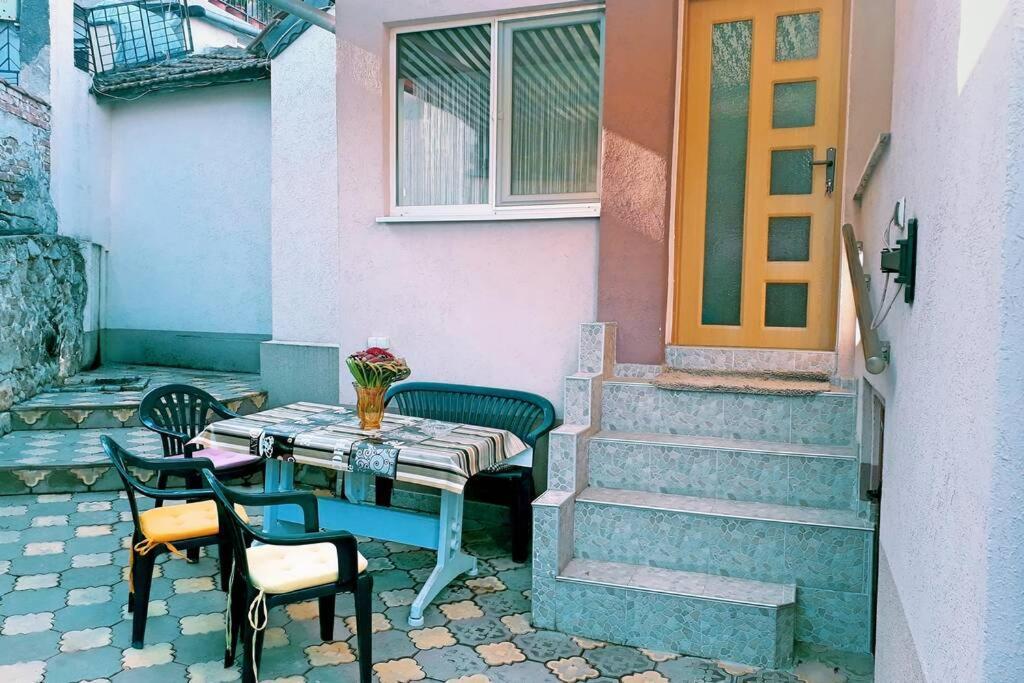 Нouse With Cute Little Yard Apartment Plovdiv Exterior photo