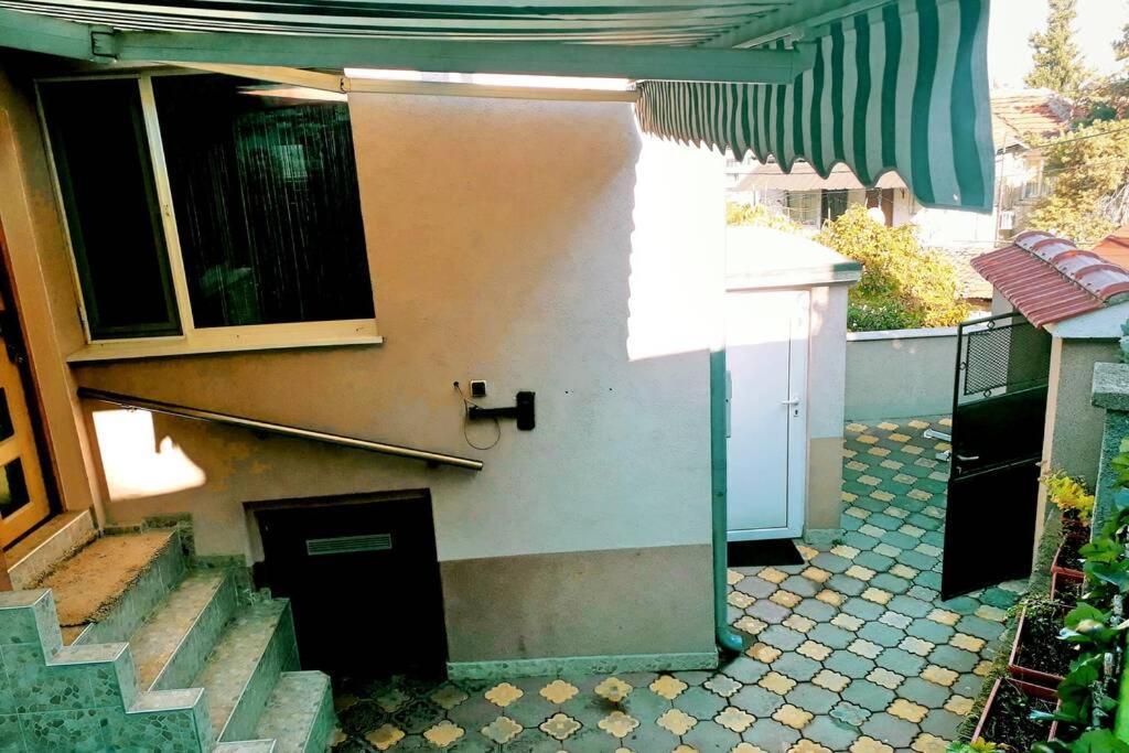 Нouse With Cute Little Yard Apartment Plovdiv Exterior photo