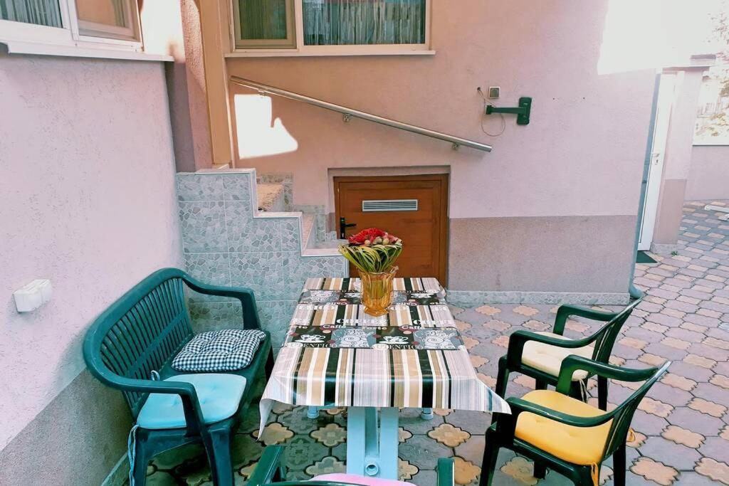 Нouse With Cute Little Yard Apartment Plovdiv Exterior photo